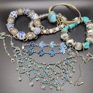 Turquoise Themed and Silver Mixed-Bead Statement Jewelry Set